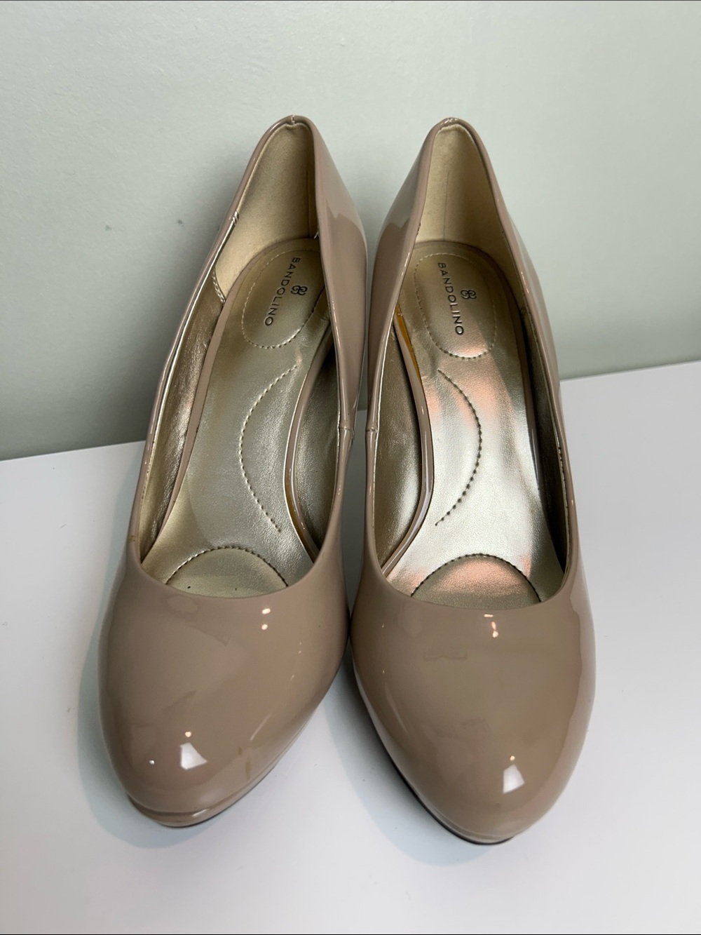 Bandolino Botdannie Nude Patent Round Toe Pumps Heels Size 7.5 M